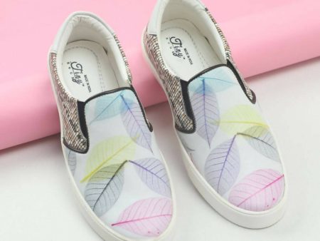 Tiny Bugs Girls Leaf Printed Slip Ons Sneakers - White Online Hot Sale