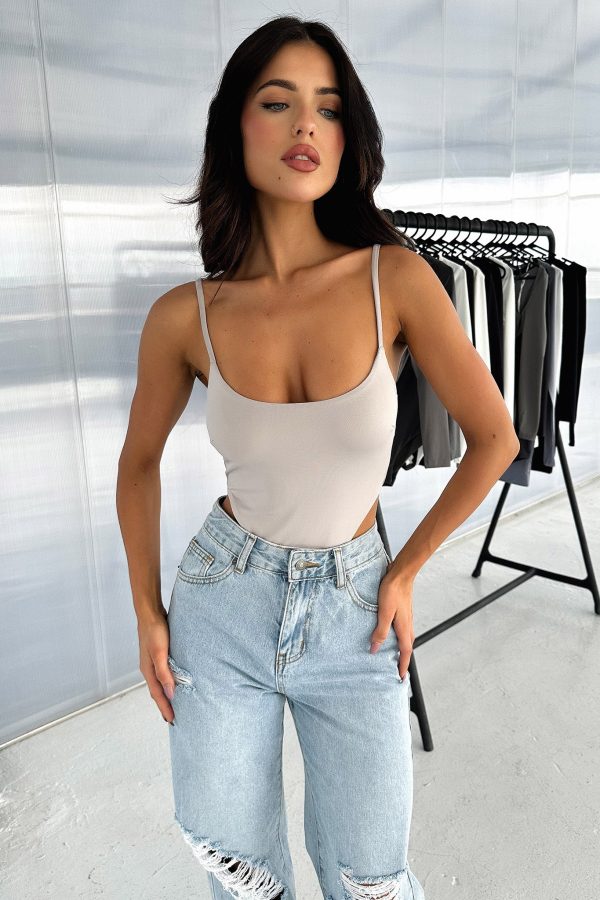 Hallie High Cut Scoop Neck Bodysuit - Light Grey For Sale